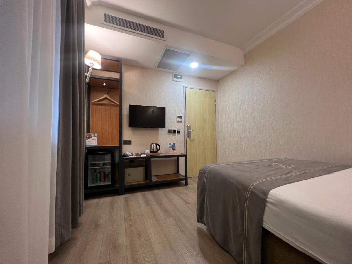 Fuar Hotel Istanbul Exterior photo